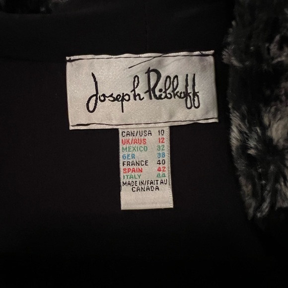 Evening jacket with fur trim. - Picture 2 of 3